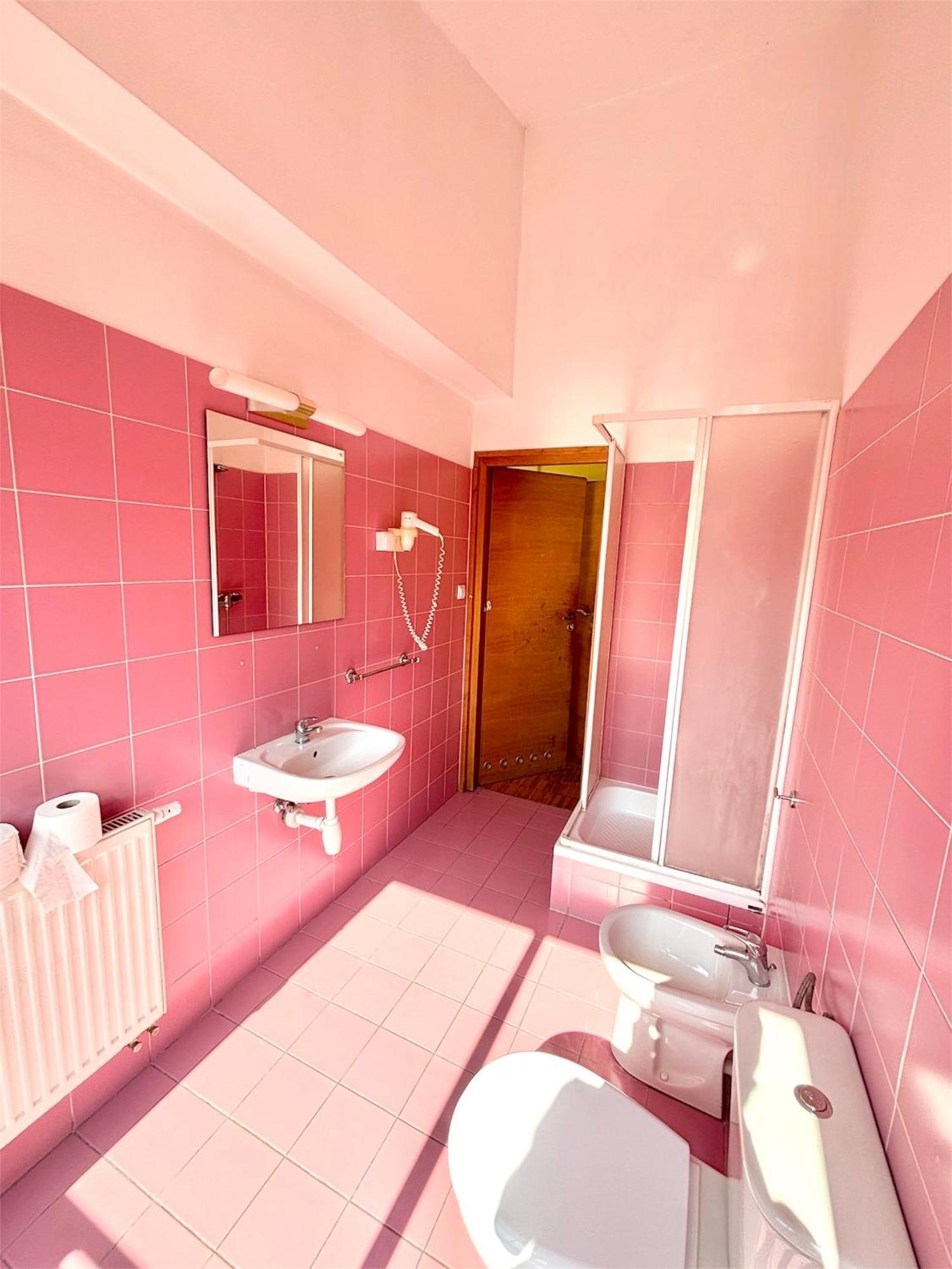 Hostel Nuove Frontiere Nysa Eksteriør bilde