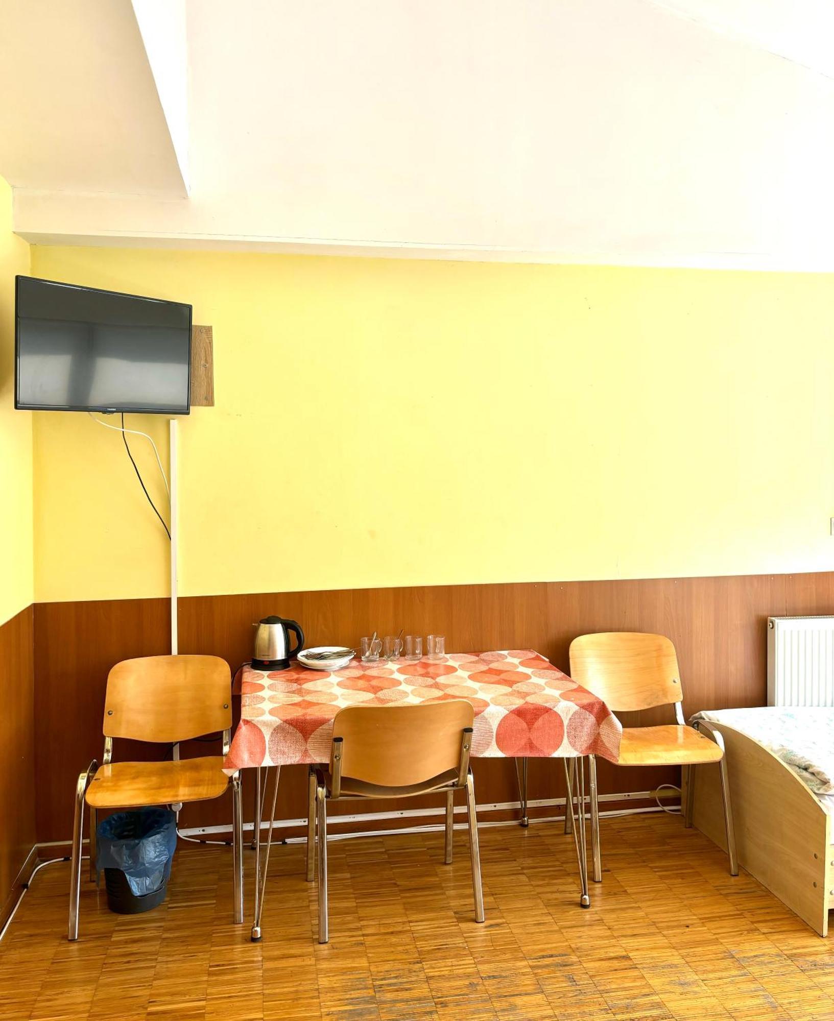 Hostel Nuove Frontiere Nysa Eksteriør bilde